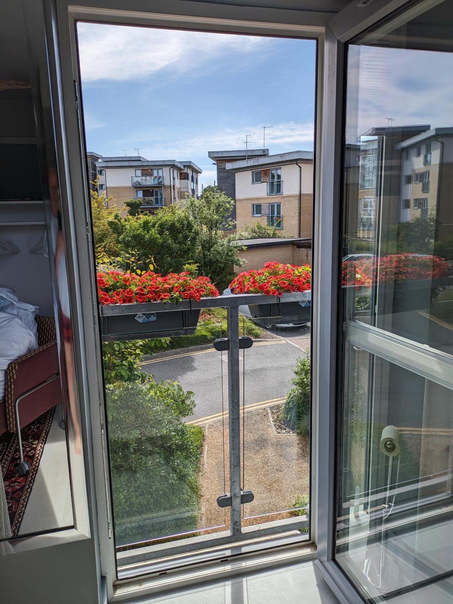 2 Homestay Guest Rooms Huntingdon Bagian luar foto